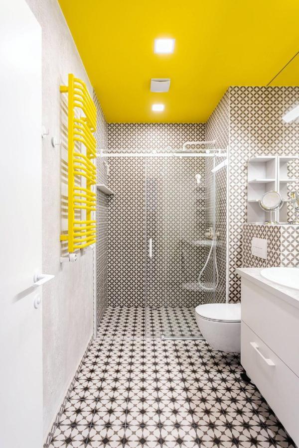 Happy Inn Vip, Self Check-In-24X7, A-C, Parking-In-The-Underground-Garage Вильнюс Экстерьер фото