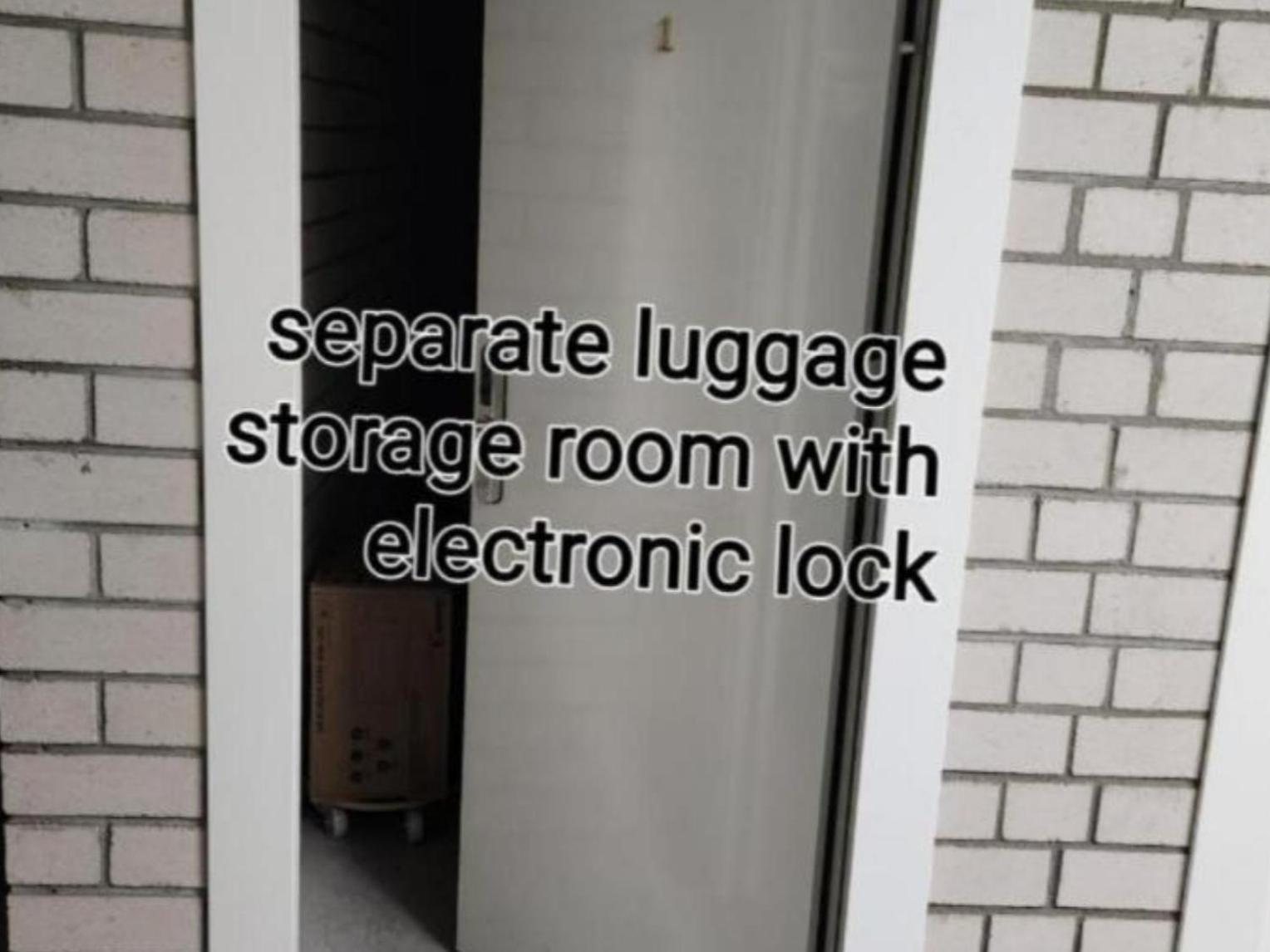 Happy Inn Vip, Self Check-In-24X7, A-C, Parking-In-The-Underground-Garage Вильнюс Экстерьер фото
